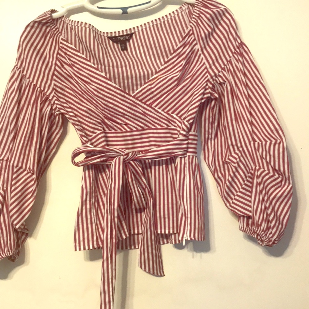 Express stripped off the shoulder top